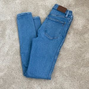 Madewell light wash jeans size 26T (tall)